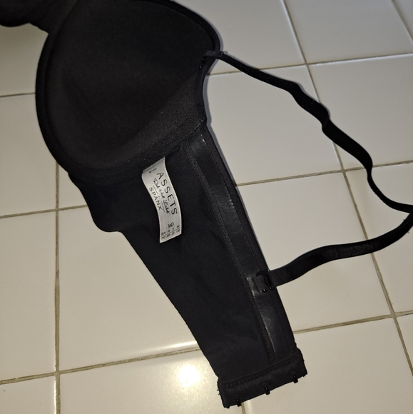 Assets Red Hot Label by Spanx black bra size 34D - Picture 9 of 15